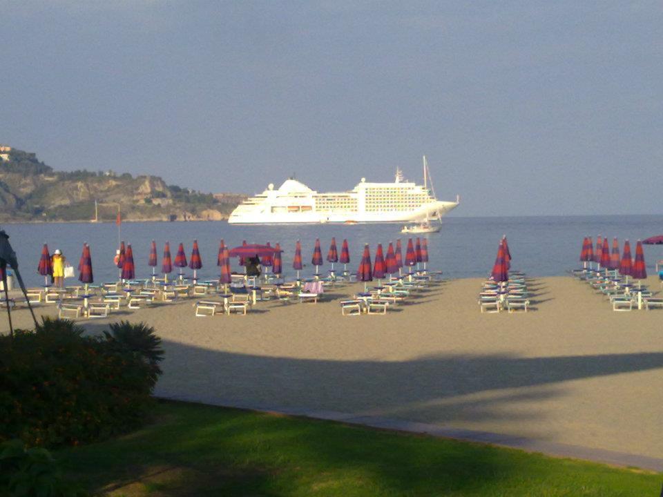 Apartments Mikros Giardini-Naxos Habitación foto